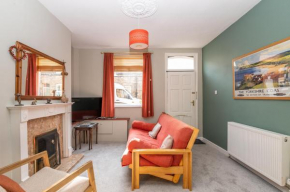 Lockwood St Cosy Central Victorian House in York with Parking Pass the Keys